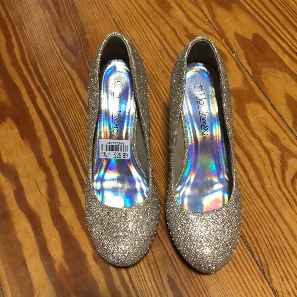 Gold Hot tomato heel size 6.5